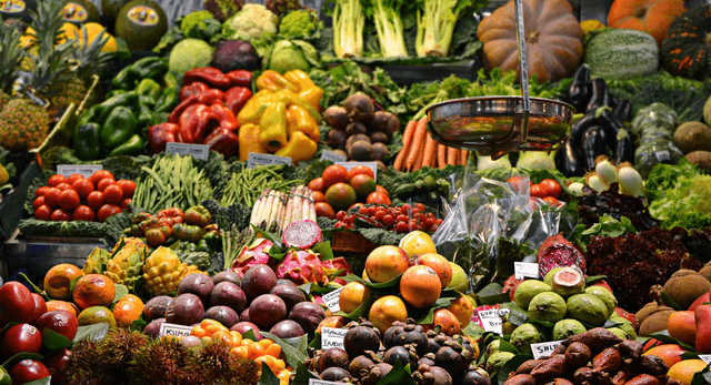 fresh produce at grocery store